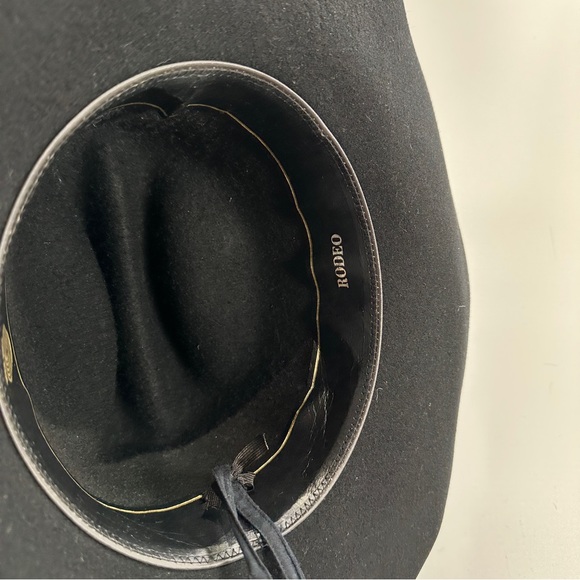 Rodeo Festival Western Black Wool Felt Hat With Concho Band - Picture 6 of 11